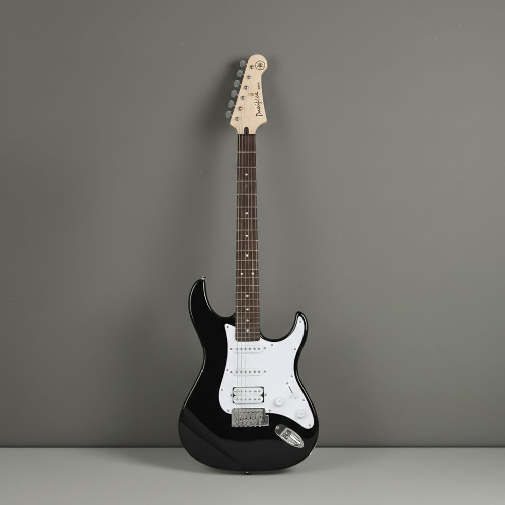 【10815】 YAMAHA PACFICA PAC012 ブラック elektrogitara-yamaha-pacifica-