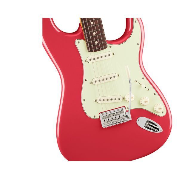 Электрогитара FENDER AMERICAN PROFESSIONAL CLASSIC STRATOCASTER FADED DAKOTA RED