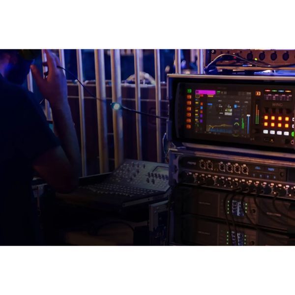 Микшерный пульт BEHRINGER WING Rack