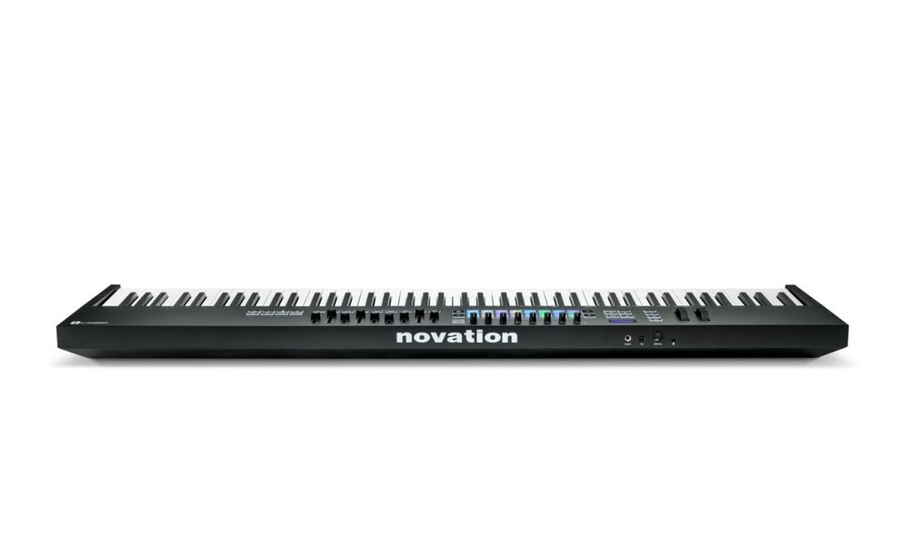 MIDI клавиатура Novation Launchkey 88 Mk3