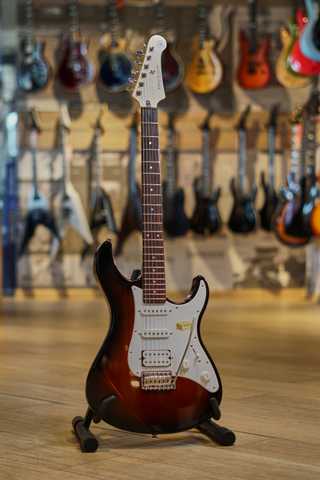 Yamaha pacifica on sale 112j sunburst