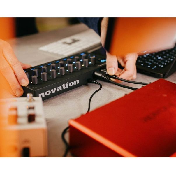 MIDI контроллер NOVATION Launch Control 3