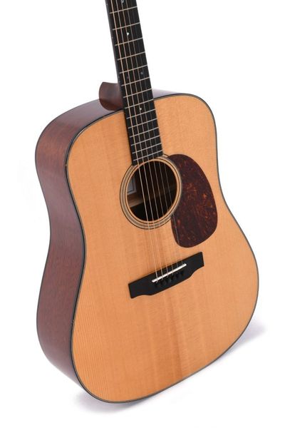 Акустическая гитара Sigma SDM-18 (с мягким кейсом)
