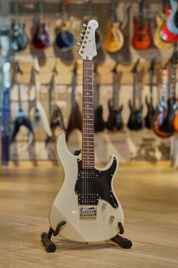 Электрогитара YAMAHA PACIFICA 120H (Vintage White) ○ Купить в