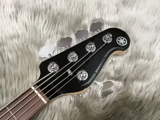 Бас-гітара YAMAHA BB435 (Black) ○ Купити в інтернет-магазині