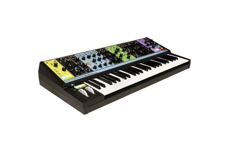 Синтезатор Moog Matriarch