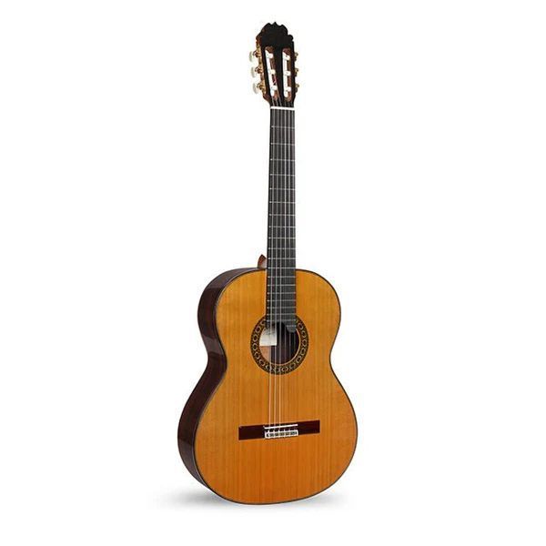 Классическая гитара Alhambra Luthier India Montcabrer с чехлом