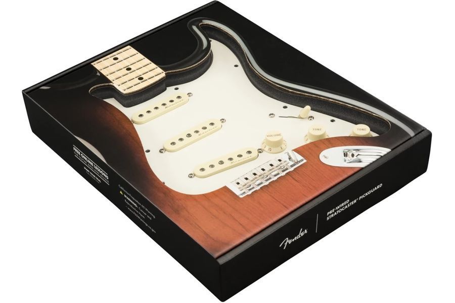 Пикгард со звукоснимателями FENDER PRE-WIRED STRAT PICKGUARD VINTAGE NOISELESS WHITE