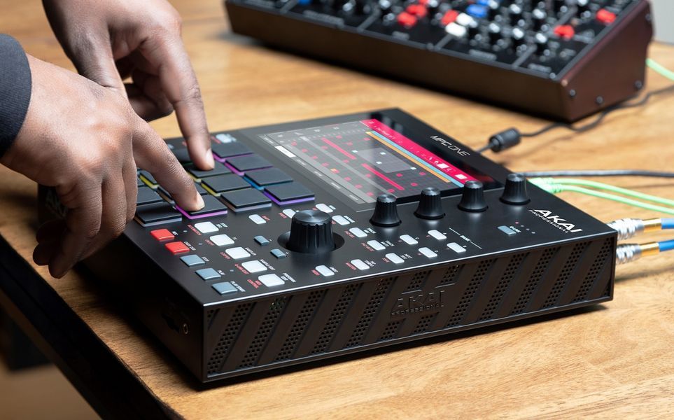 Семплер AKAI MPC ONE