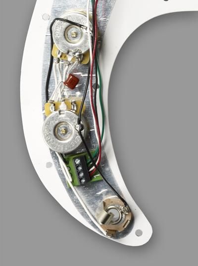 Пикгард панель DIMARZIO MODEL P P-Bass Replacement Pickguard