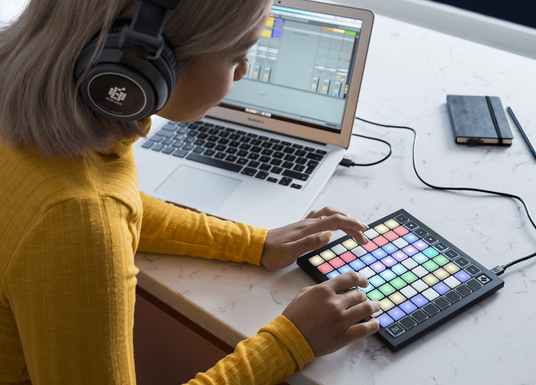 MIDI контроллер NOVATION Launchpad Mini MK3 ○ Купить в интернет