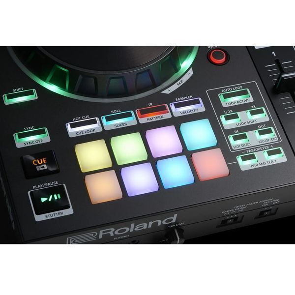 DJ контролер Roland DJ-505