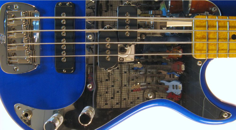 Бас-гітара G&L SB2 FOUR STRINGS (Electric Blue, maple, mirror) №CLF51087. Made in USA