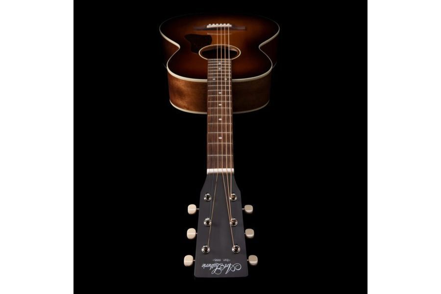 Електроакустична гітара Art and Lutherie Roadhouse Light Burst GT EQ