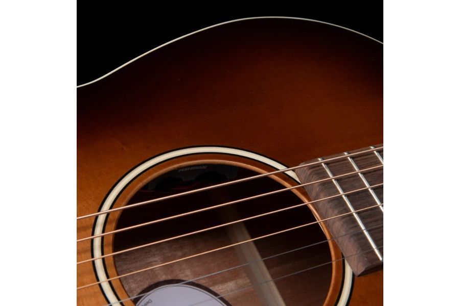 Електроакустична гітара Art and Lutherie Roadhouse Light Burst GT EQ