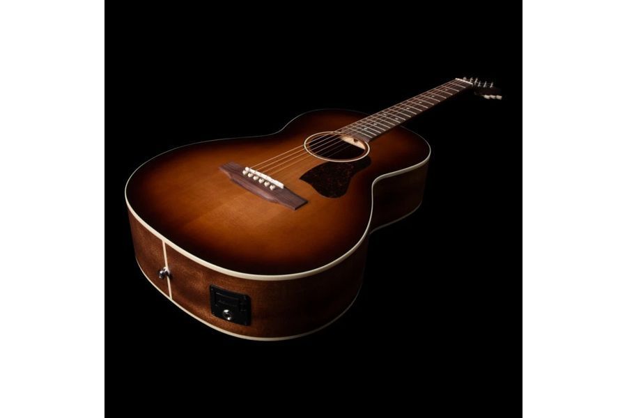 Електроакустична гітара Art and Lutherie Roadhouse Light Burst GT EQ
