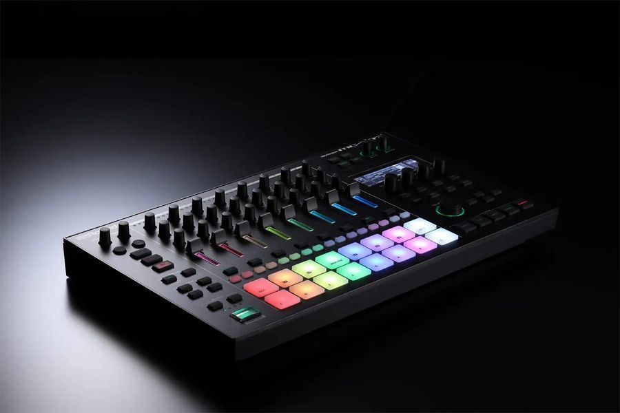 Грувбокс Roland MC707