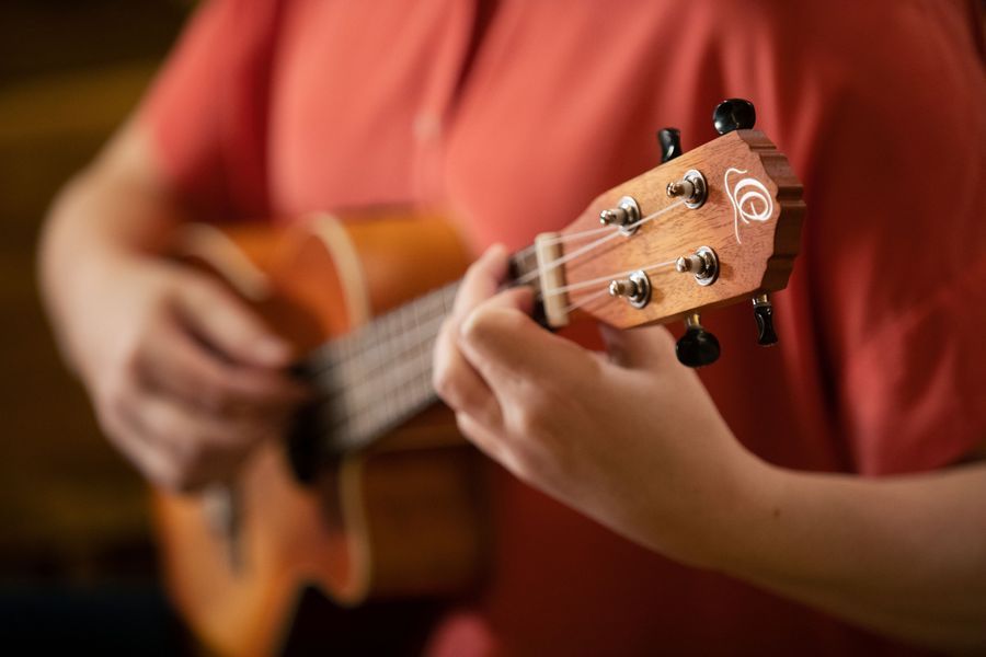 Укулеле зі звукознімачем Ortega Earth RUDAWN-CE Concert Ukulele Okoume Preamp Dawn Sunburst