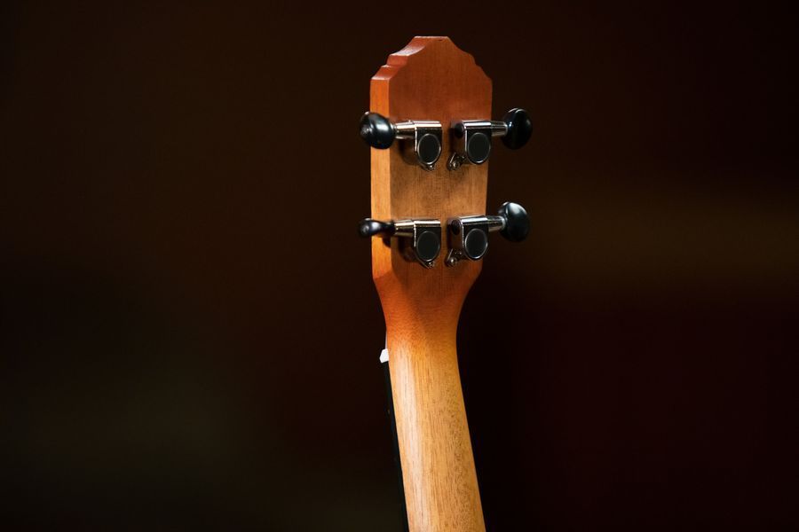 Укулеле зі звукознімачем Ortega Earth RUDAWN-CE Concert Ukulele Okoume Preamp Dawn Sunburst
