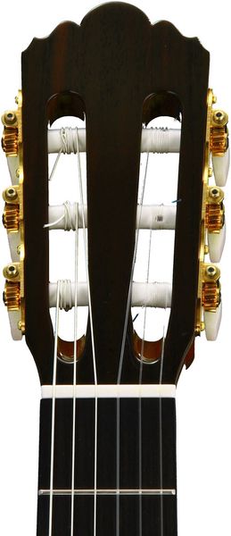 Классическая гитара YAMAHA GC32C