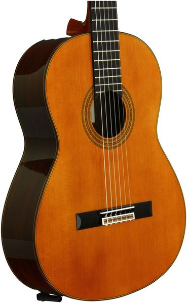 Классическая гитара YAMAHA GC32C