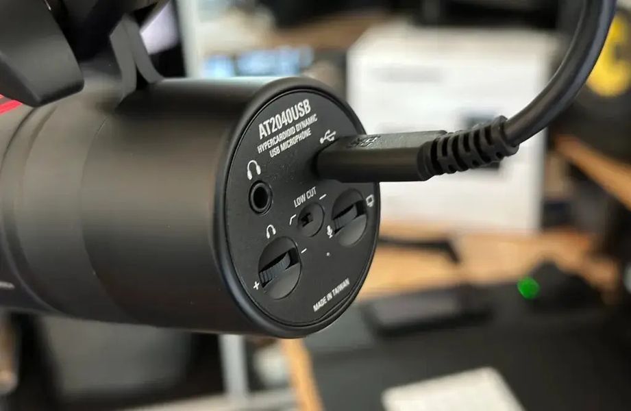 Микрофон Audio-Technica AT2040USB